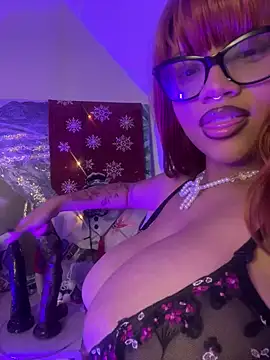 Snapshot of Charlotee_ chatting on 01/12/25, 05:13 Charlotee online show from 01/12/25, 05:13