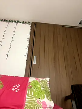 Snapshot of Charlotee_ chatting on 10/31/25, 07:20 Charlotee online show from 10/31/25, 07:20