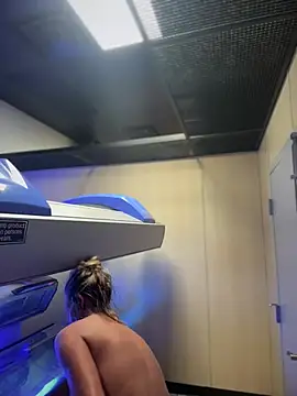 vixendoll87 online show from 02/05/25, 10:12