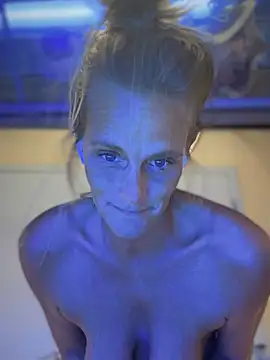 vixendoll87 online show from 02/24/25, 12:09