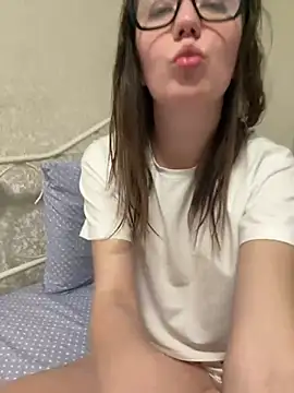 Snapshot of BeatriceTender chatting on 02/05/25, 08:25 BeatriceTender online show from 02/05/25, 08:25