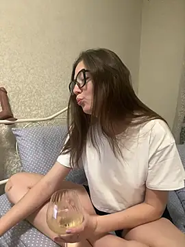 Snapshot of BeatriceTender chatting on 03/13/25, 09:48 BeatriceTender online show from 03/13/25, 09:48