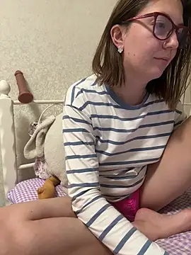 Snapshot of BeatriceTender chatting on 10/06/25, 07:22 BeatriceTender online show from 10/06/25, 07:22