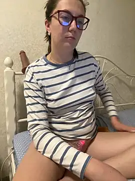 Snapshot of BeatriceTender chatting on 10/17/25, 07:38 BeatriceTender online show from 10/17/25, 07:38