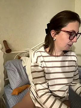 Snapshot of BeatriceTender chatting on 12/02/25, 07:53 BeatriceTender online show from 12/02/25, 07:53