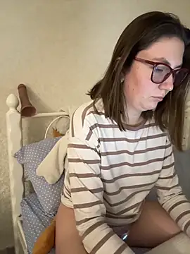 Snapshot of BeatriceTender chatting on 12/05/25, 07:10 BeatriceTender online show from 12/05/25, 07:10