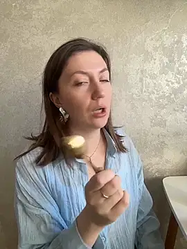 BeatriceTender online show from 03/25/26, 11:16