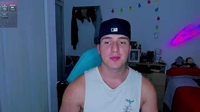 Snapshot of liam_oficial02 chatting on 01/19/25, 06:20 liam oficial02 online show from 01/19/25, 06:20