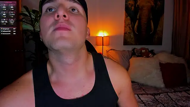 Snapshot of liam_oficial02 chatting on 02/26/25, 04:36 liam oficial02 online show from 02/26/25, 04:36