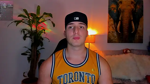 Snapshot of liam_oficial02 chatting on 02/28/25, 04:21 liam oficial02 online show from 02/28/25, 04:21