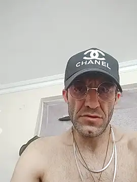 Snapshot of Aktorihann chatting on 11/21/25, 11:42 Aktorihann online show from 11/21/25, 11:42