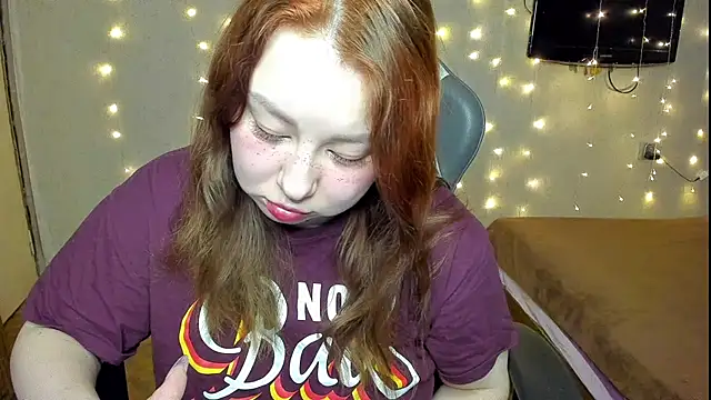 Snapshot of Milafoxxxy chatting on 12/03/24, 04:03 Milafoxxxy online show from 12/03/24, 04:03