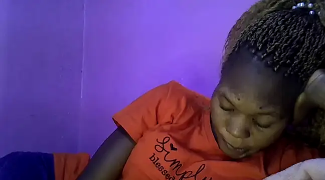 Snapshot of Cute_tamara chatting on 12/19/24, 02:02 Cute tamara online show from 12/19/24, 02:02