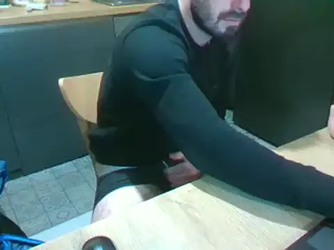 Snapshot of giorgakaci69 chatting on 12/19/24, 12:02 giorgakaci69 online show from 12/19/24, 12:02