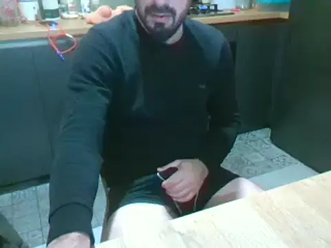 Snapshot of giorgakaci69 chatting on 12/23/24, 05:11 giorgakaci69 online show from 12/23/24, 05:11