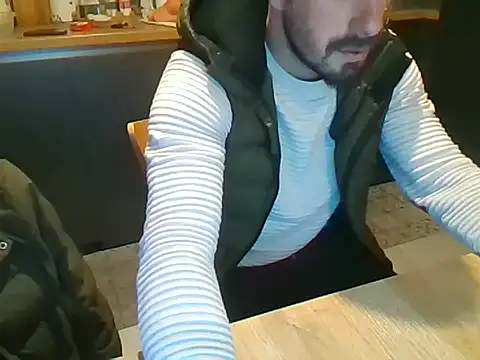 Snapshot of giorgakaci69 chatting on 01/04/25, 02:04 giorgakaci69 online show from 01/04/25, 02:04