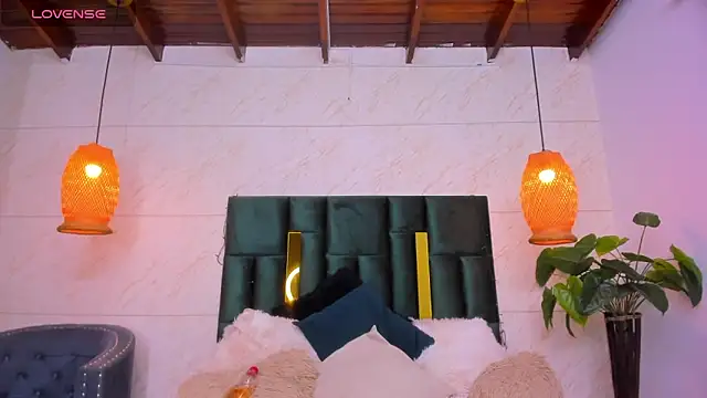 Snapshot of Taiissa_ chatting on 01/30/25, 11:13 Taiissa online show from 01/30/25, 11:13