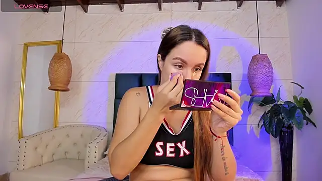 Snapshot of Taiissa_ chatting on 12/01/25, 12:54 Taiissa online show from 12/01/25, 12:54