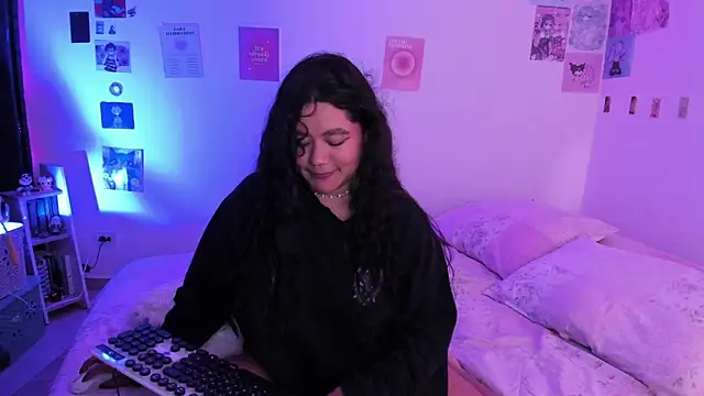 StephaniFox online show from 12/20/24, 03:03