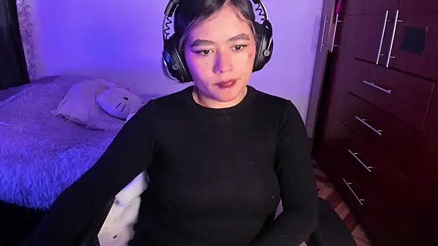 StephaniFox online show from 10/24/25, 10:28