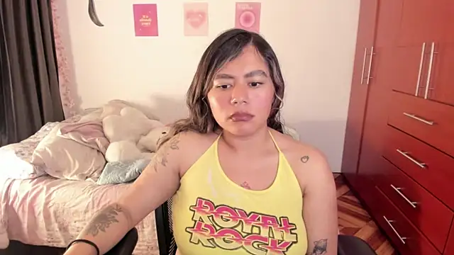 StephaniFox online show from 11/18/25, 01:22