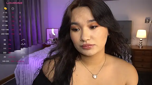 Snapshot of immahawaii chatting on 12/08/24, 03:21 immahawaii online show from 12/08/24, 03:21