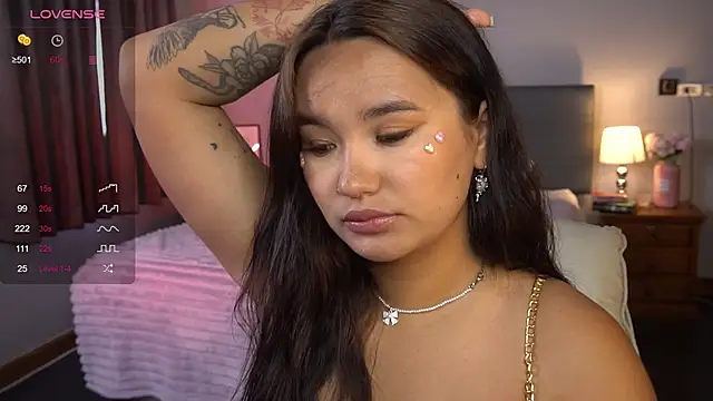 Snapshot of immahawaii chatting on 02/14/25, 03:22 immahawaii online show from 02/14/25, 03:22