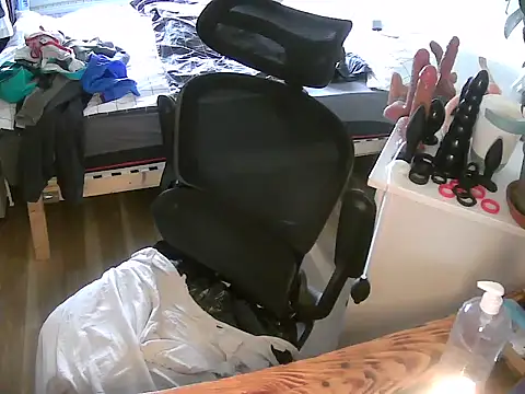 Snapshot of twinkish_90 chatting on 01/23/25, 11:15 twinkish 90 online show from 01/23/25, 11:15