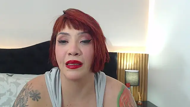 Snapshot of EmiliaKurt chatting on 11/03/25, 05:25 EmiliaKurt online show from 11/03/25, 05:25