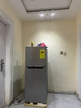 Snapshot of sknzy09 chatting on 12/21/25, 02:13 sknzy09 online show from 12/21/25, 02:13