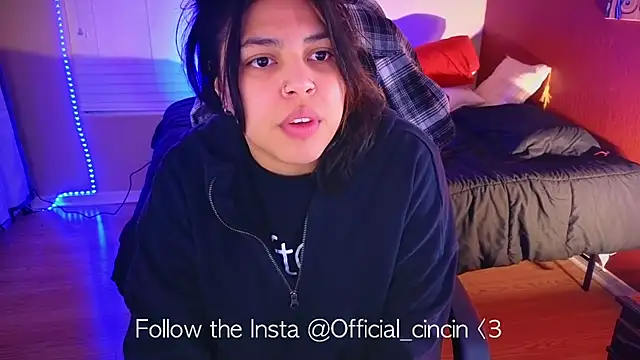 Snapshot of miacanela_xo chatting on 02/01/25, 01:02 miacanela xo online show from 02/01/25, 01:02