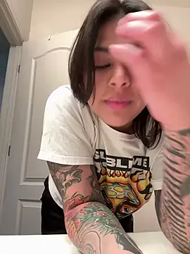 Snapshot of miacanela_xo chatting on 02/10/25, 03:35 miacanela xo online show from 02/10/25, 03:35