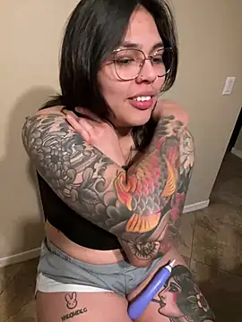 Snapshot of miacanela_xo chatting on 03/11/25, 07:15 miacanela xo online show from 03/11/25, 07:15