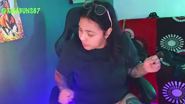 Snapshot of miacanela_xo chatting on 10/05/25, 12:42 miacanela xo online show from 10/05/25, 12:42