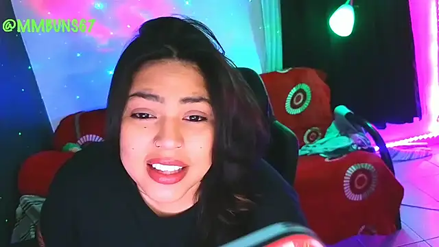 Snapshot of miacanela_xo chatting on 10/10/25, 11:37 miacanela xo online show from 10/10/25, 11:37