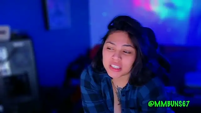 Snapshot of miacanela_xo chatting on 10/28/25, 12:14 miacanela xo online show from 10/28/25, 12:14