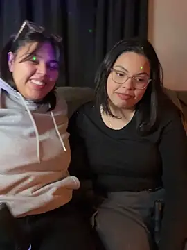 Snapshot of miacanela_xo chatting on 11/26/25, 04:24 miacanela xo online show from 11/26/25, 04:24