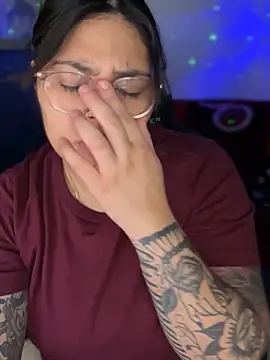 Snapshot of miacanela_xo chatting on 12/01/25, 03:33 miacanela xo online show from 12/01/25, 03:33