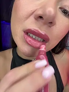 Snapshot of Melisa_Ester chatting on 09/27/25, 04:12 Melisa Ester online show from 09/27/25, 04:12