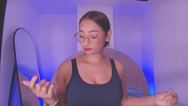 vale ross  online show from 04/16/26, 03:07