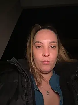 LiliMorganxxx online show from 11/17/25, 10:04