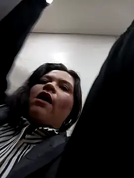 Snapshot of Julieta-tits chatting on 12/06/24, 10:30 Julieta-tits online show from 12/06/24, 10:30