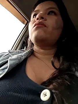 Snapshot of Julieta-tits chatting on 12/07/24, 08:38 Julieta-tits online show from 12/07/24, 08:38