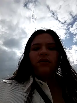 Snapshot of Julieta-tits chatting on 12/17/24, 08:10 Julieta-tits online show from 12/17/24, 08:10