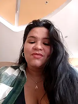 Snapshot of Julieta-tits chatting on 01/28/25, 04:52 Julieta-tits online show from 01/28/25, 04:52