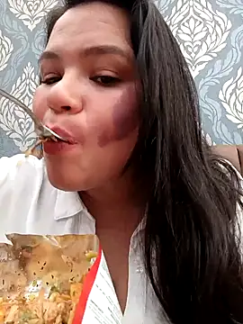 Snapshot of Julieta-tits chatting on 01/31/25, 09:59 Julieta-tits online show from 01/31/25, 09:59