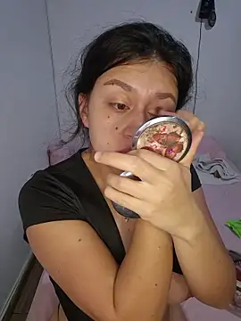 Snapshot of lombarlana-89 chatting on 11/23/25, 11:32 lombarlana-89 online show from 11/23/25, 11:32