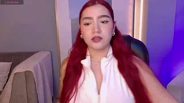 ViolettCastel online show from 11/13/25, 07:13