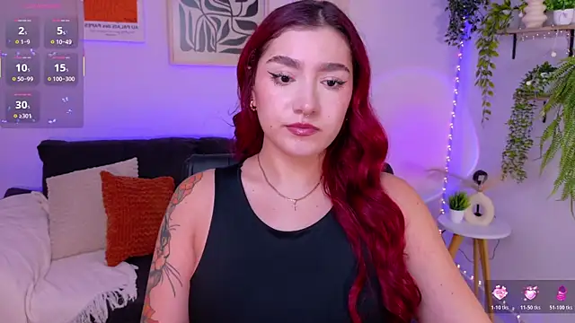 ViolettCastel online show from 05/17/26, 07:32