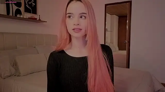 Snapshot of Roxxy_mora chatting on 01/16/26, 10:47 Roxxy mora online show from 01/16/26, 10:47